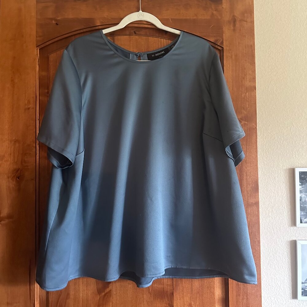11 Honore Mirage Blue Aida Top | NWOT